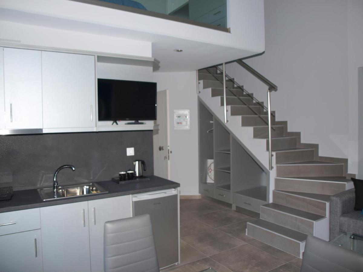 Attic Apartments Agia Anna  Buitenkant foto
