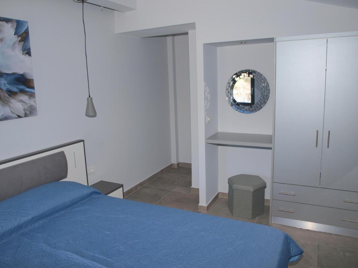 Attic Apartments Agia Anna  Buitenkant foto